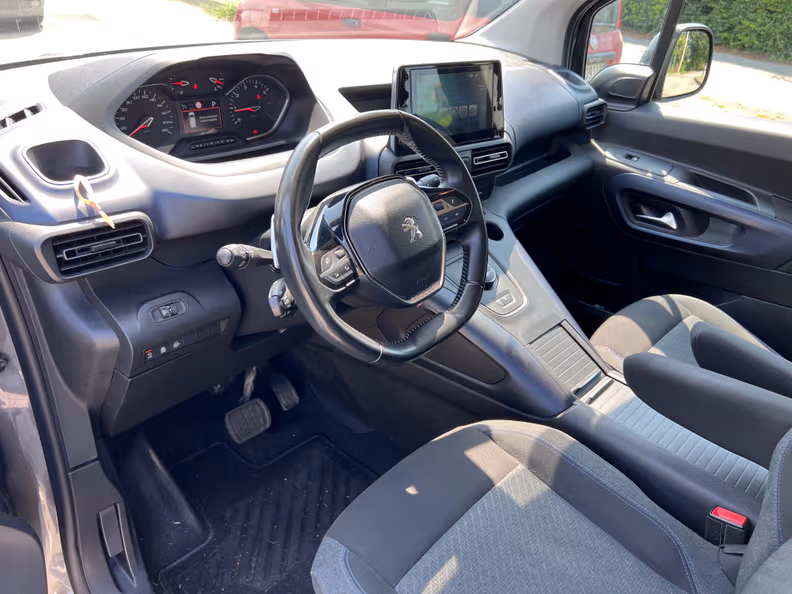 Peugeot Rifter - 8