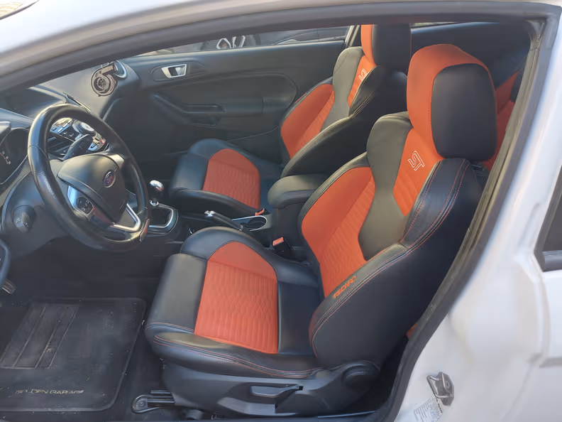 Ford Fiesta - 12