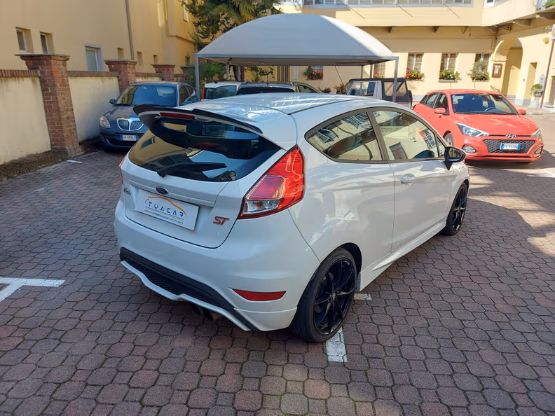 Ford Fiesta - 5