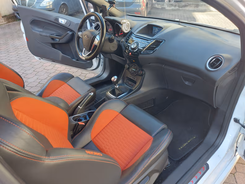 Ford Fiesta - 21