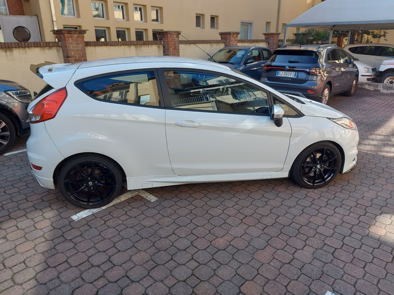 Ford Fiesta - 4