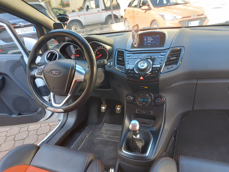 Ford Fiesta - 22