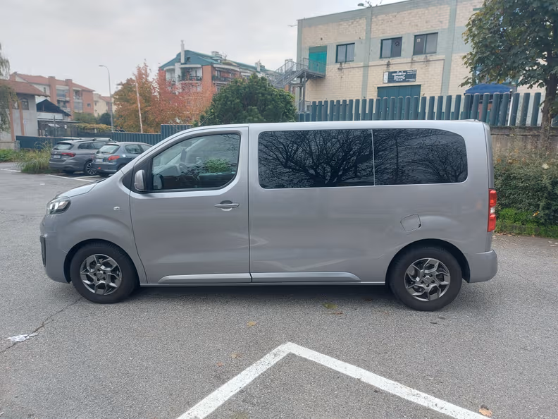 Opel Vivaro - 8