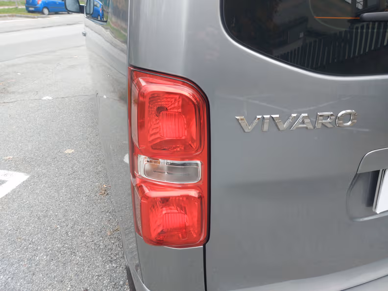 Opel Vivaro - 10