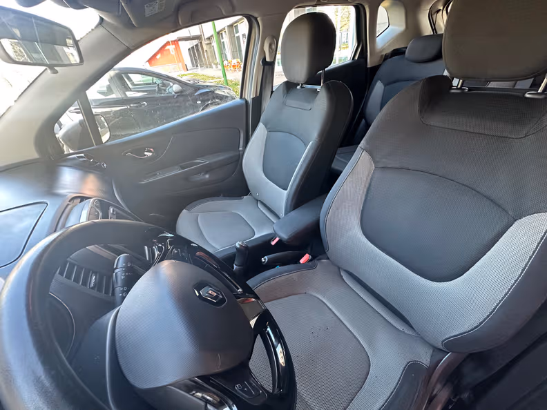 Renault Captur - 23