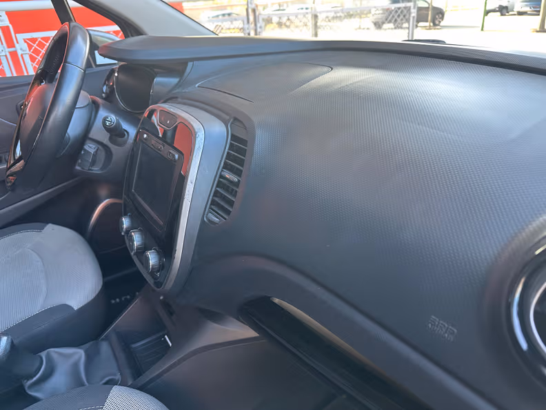 Renault Captur - 28