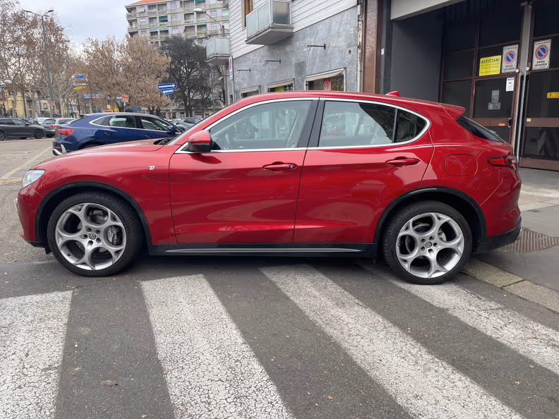 Alfa Romeo Stelvio - 8