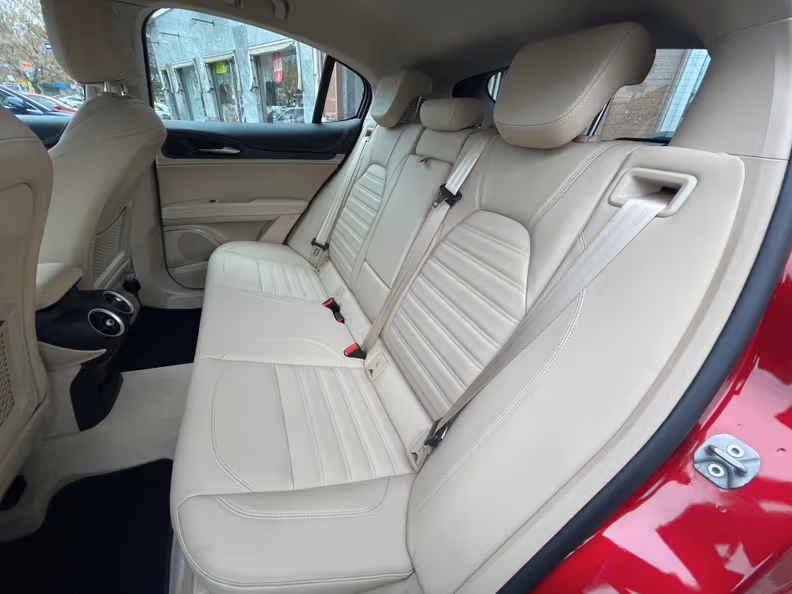Alfa Romeo Stelvio - 9