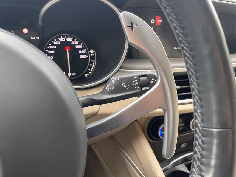 Alfa Romeo Stelvio - 32