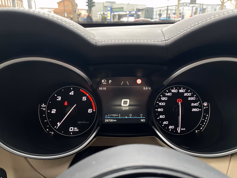 Alfa Romeo Stelvio - 28