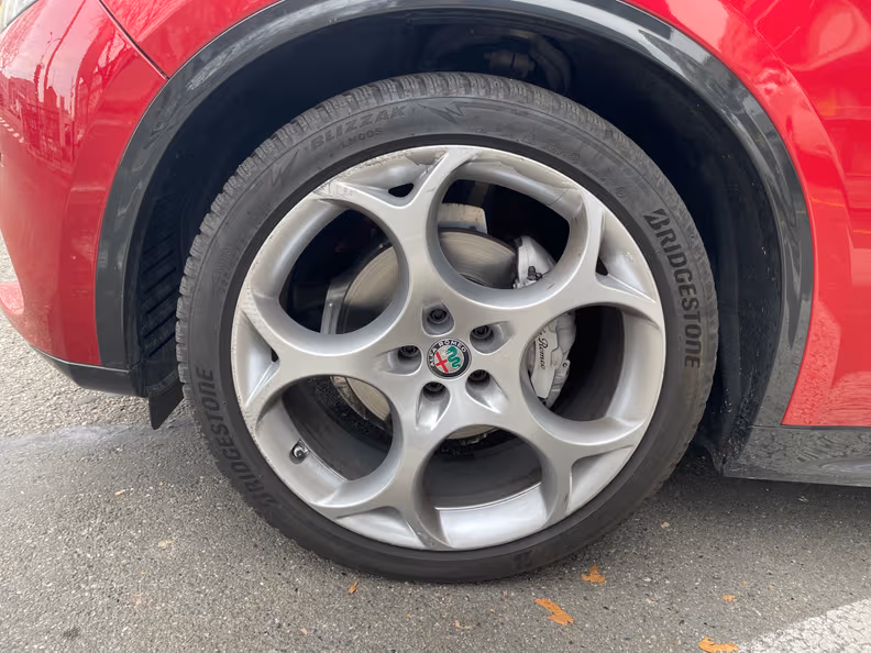 Alfa Romeo Stelvio - 17