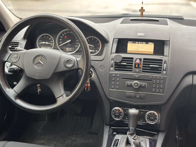 Mercedes-Benz C-Class - 17