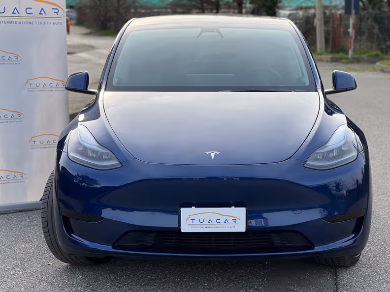 Tesla Model Y - 2