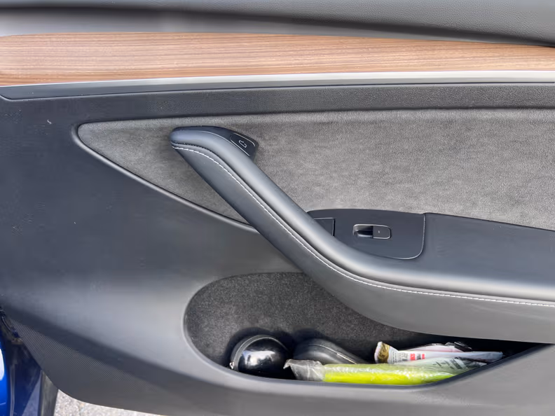 Tesla Model Y - 25