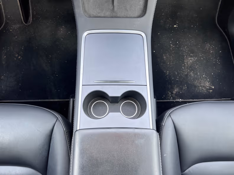 Tesla Model Y - 27