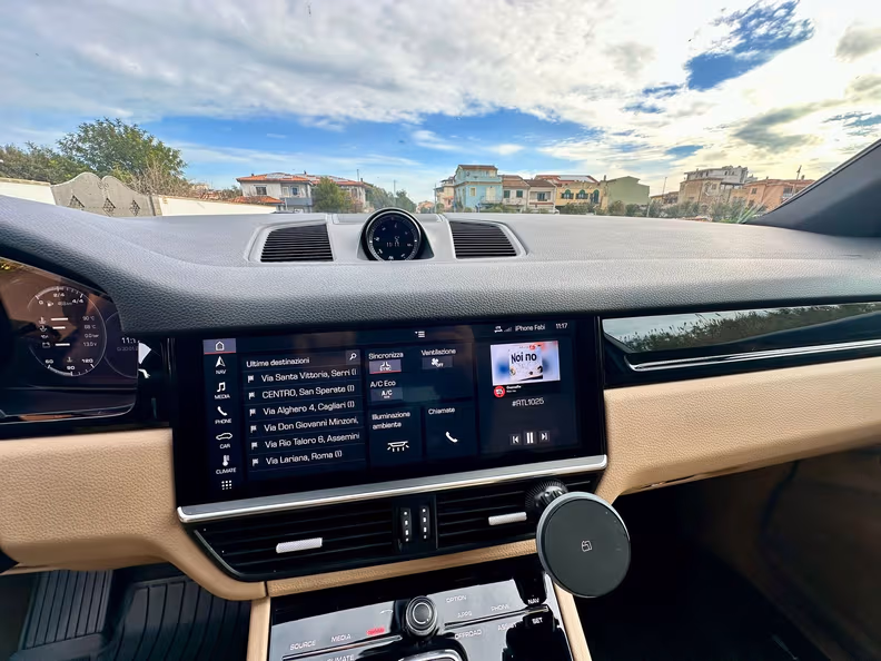 Porsche Cayenne - 23