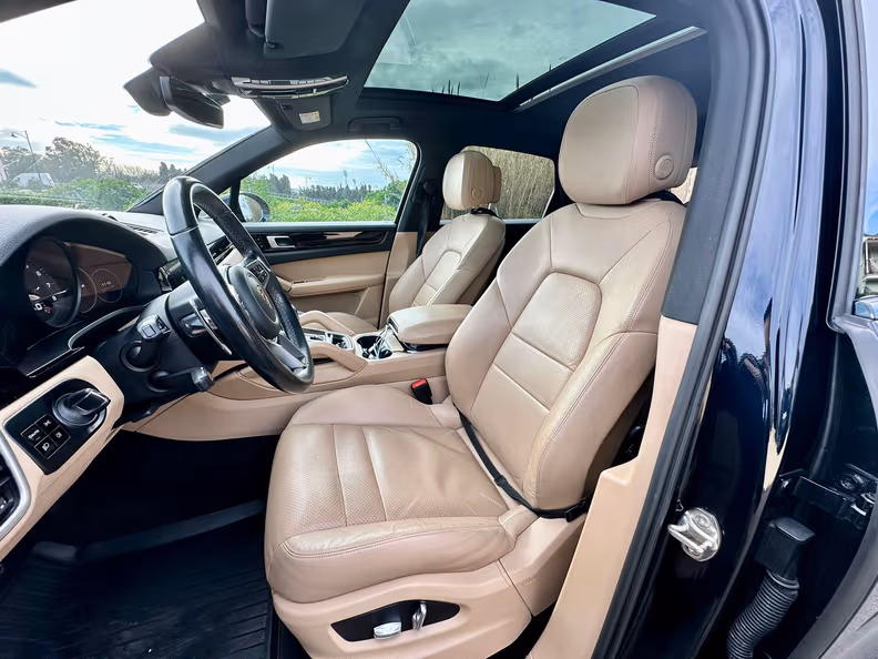 Porsche Cayenne - 25