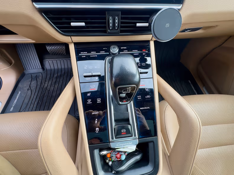Porsche Cayenne - 24