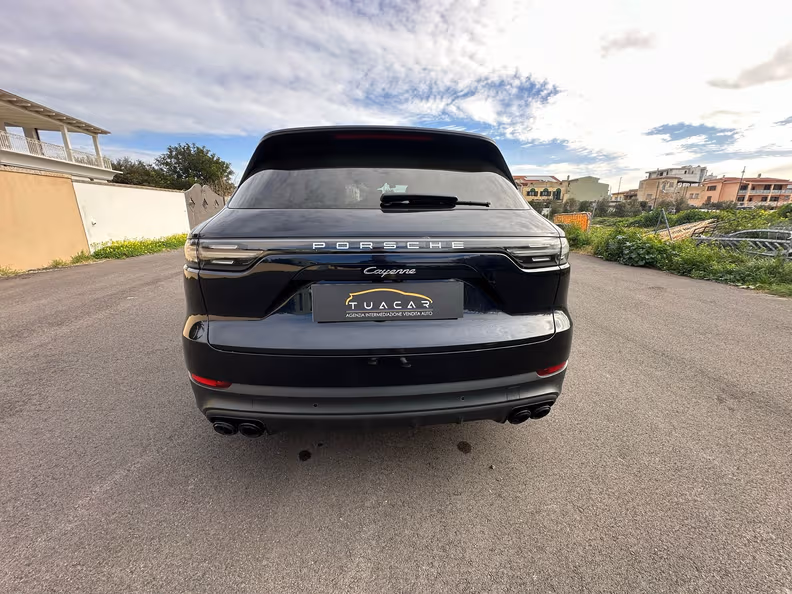 Porsche Cayenne - 6