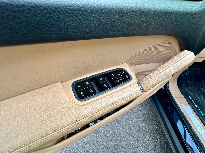Porsche Cayenne - 16