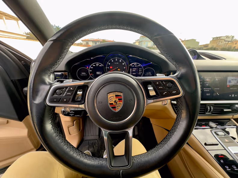 Porsche Cayenne - 18