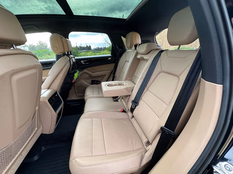 Porsche Cayenne - 29