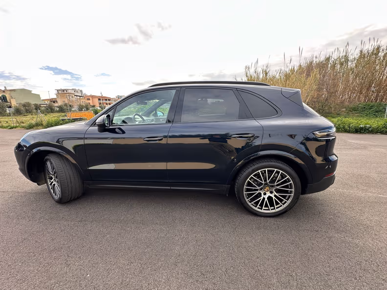 Porsche Cayenne - 5