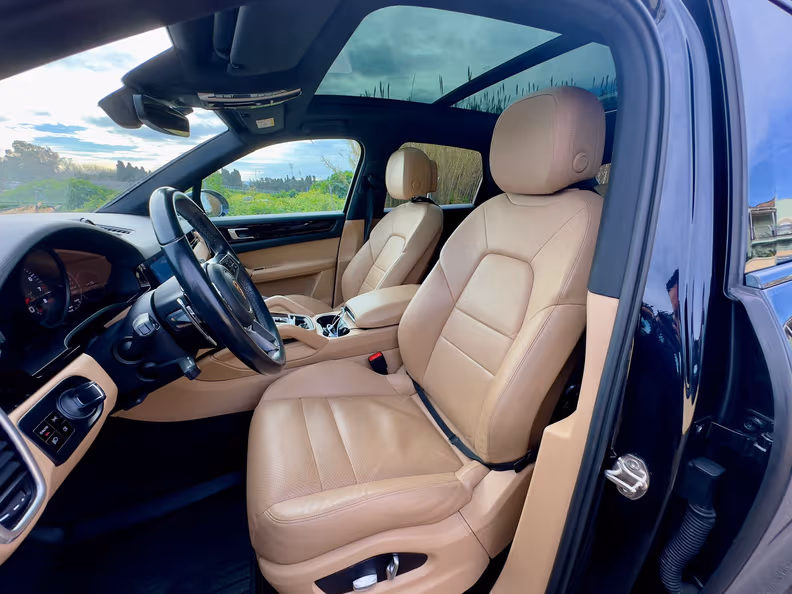 Porsche Cayenne - 17