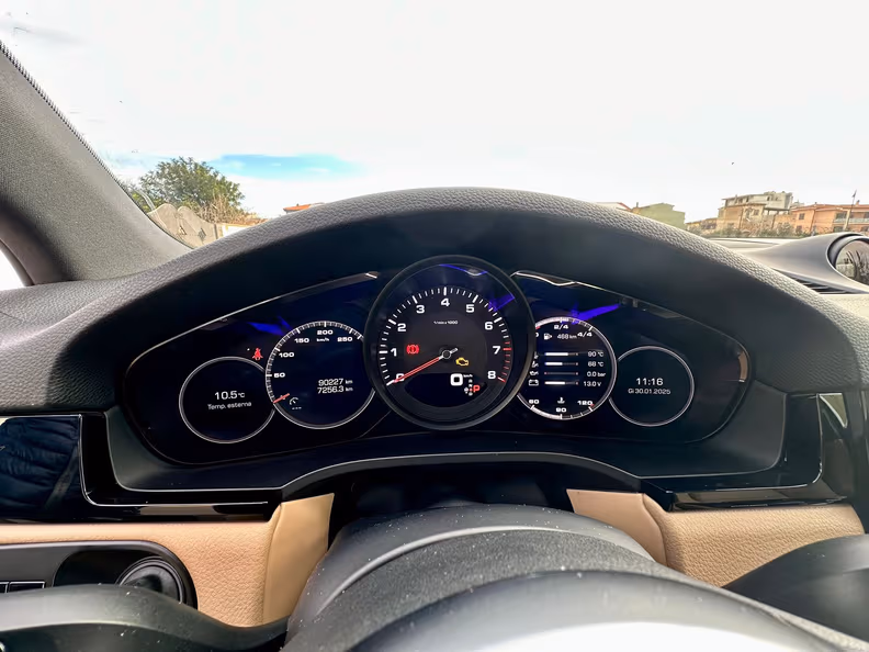 Porsche Cayenne - 21