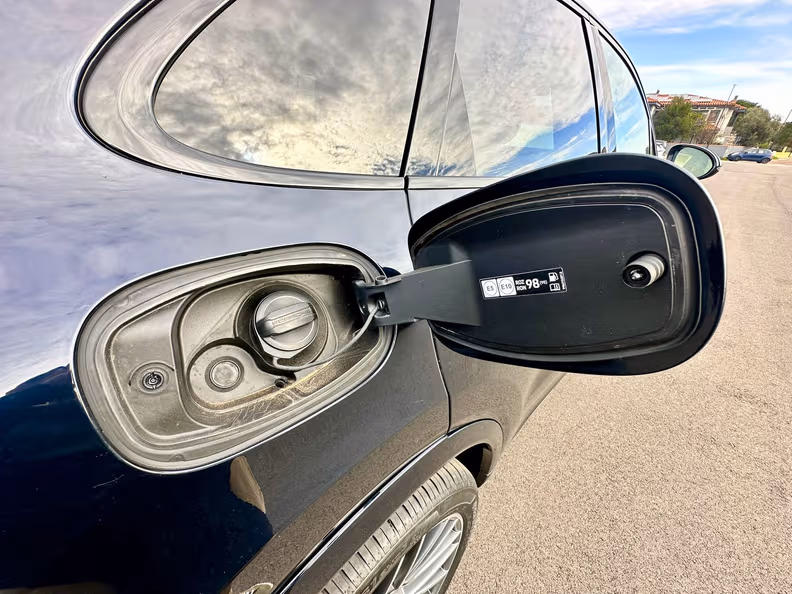 Porsche Cayenne - 34