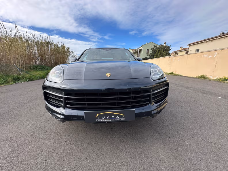 Porsche Cayenne - 2