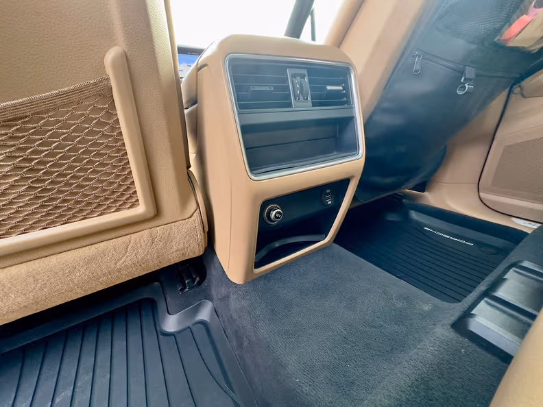 Porsche Cayenne - 30