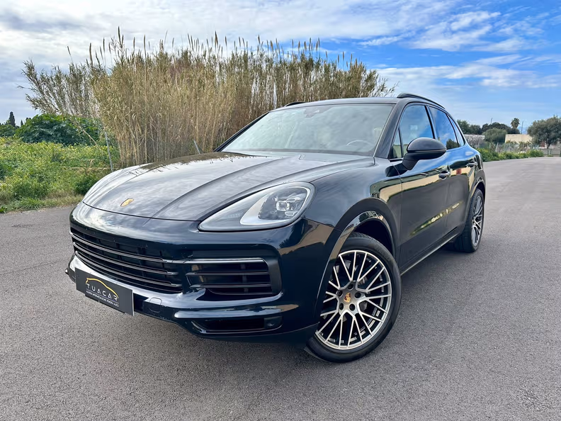Porsche Cayenne - 1