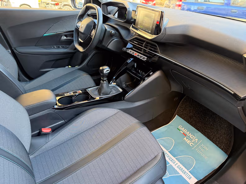Peugeot 2008 - 30