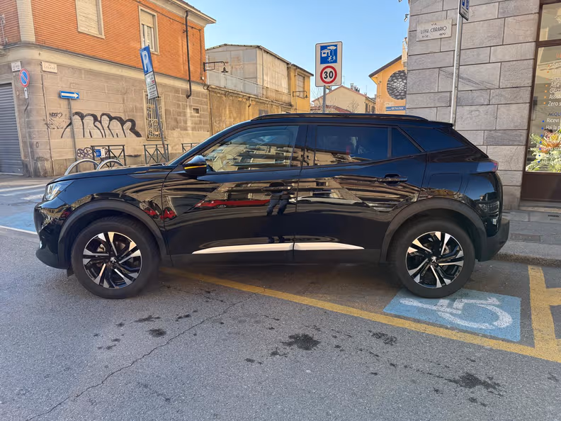 Peugeot 2008 - 4