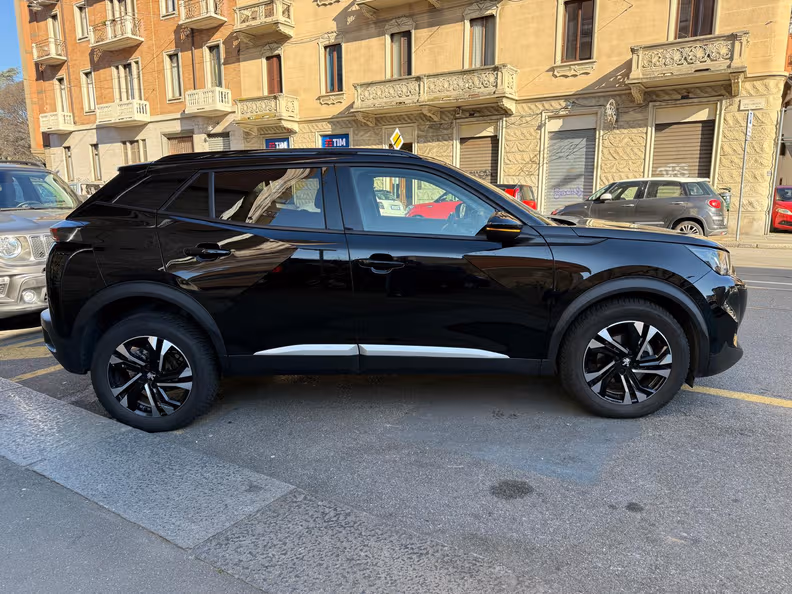 Peugeot 2008 - 8