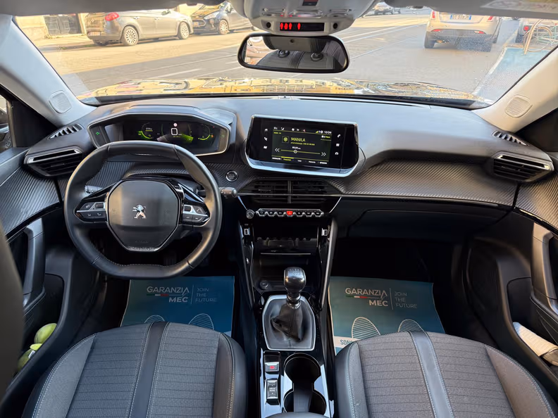 Peugeot 2008 - 11