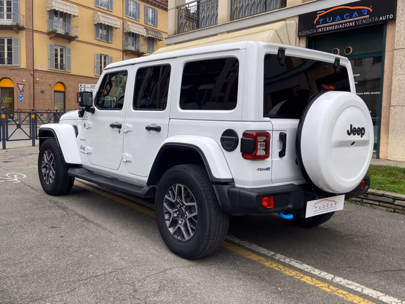 Jeep Wrangler - 3