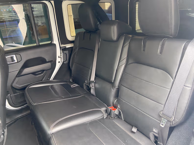 Jeep Wrangler - 16