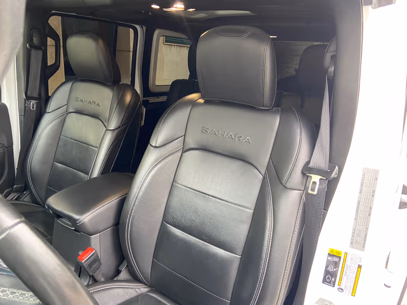 Jeep Wrangler - 12