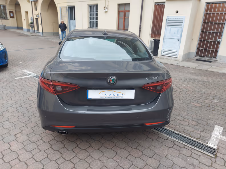 Alfa Romeo Giulia - 6