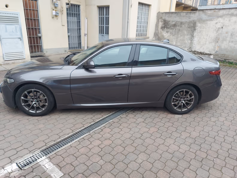 Alfa Romeo Giulia - 8