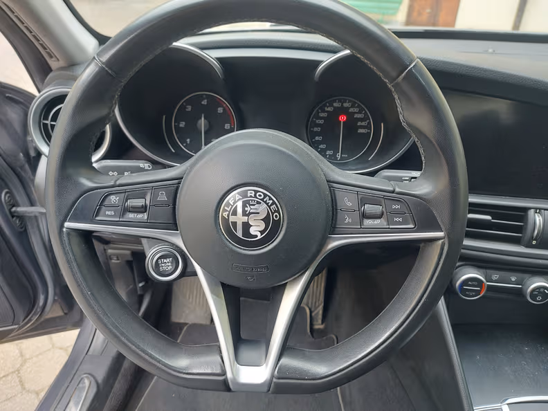 Alfa Romeo Giulia - 13
