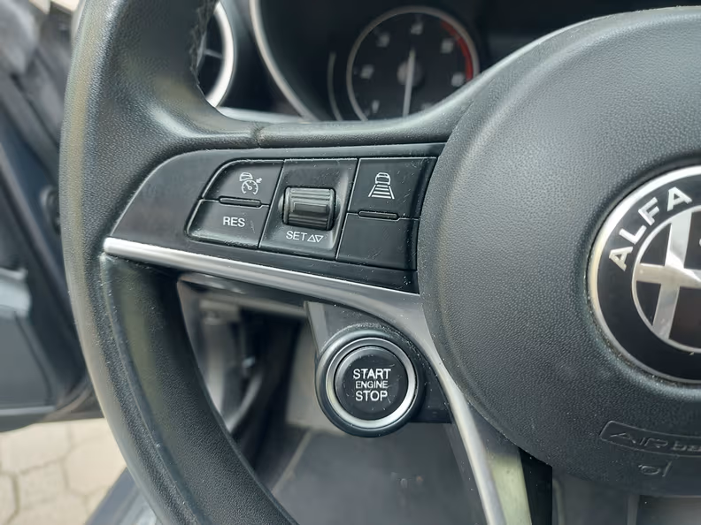 Alfa Romeo Giulia - 14
