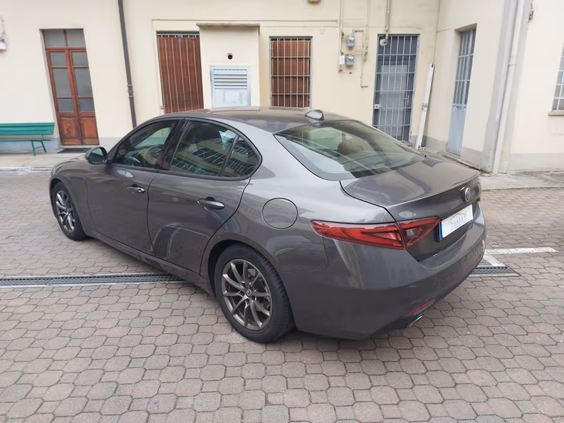 Alfa Romeo Giulia - 7