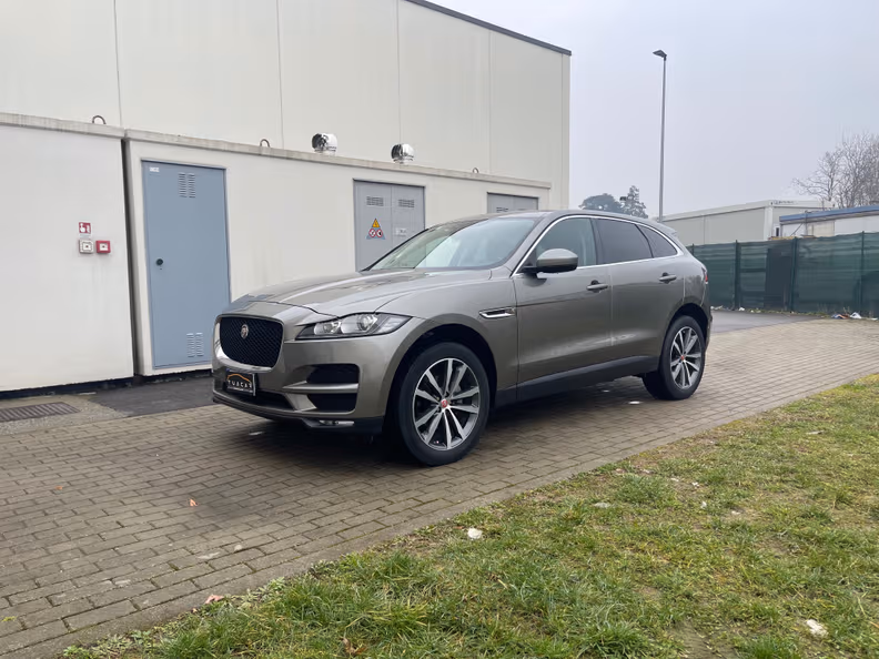 Jaguar F-Pace - 1