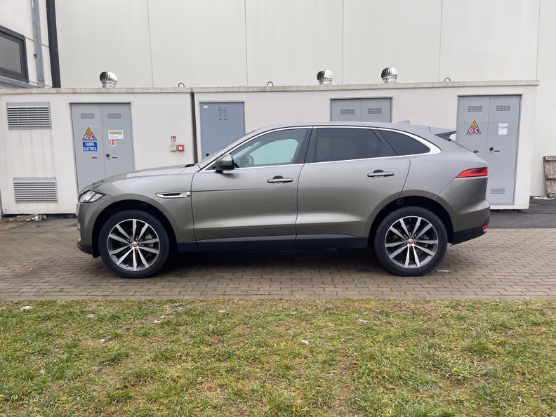 Jaguar F-Pace - 8