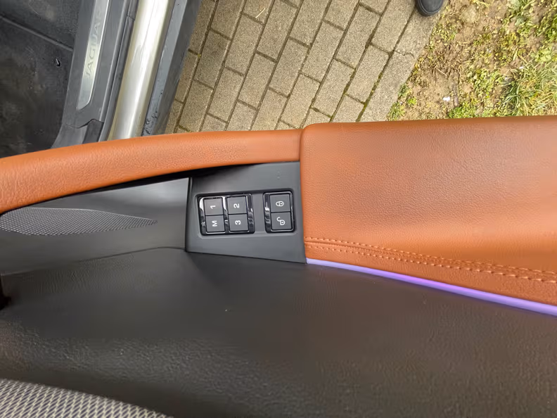 Jaguar F-Pace - 32