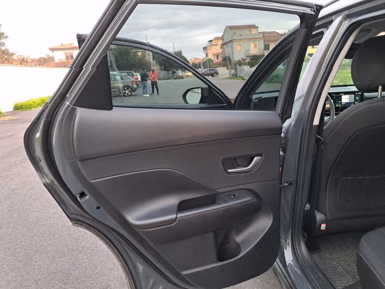 Hyundai Kona - 25