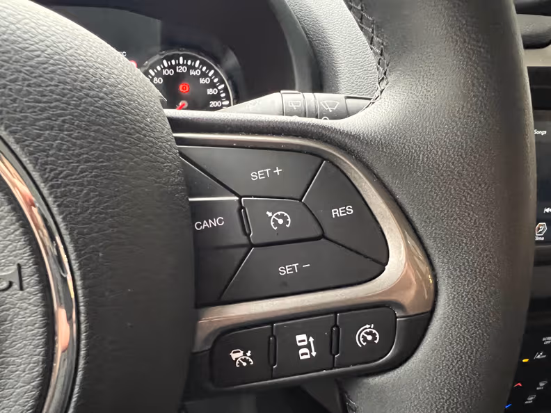 Jeep Renegade - 16